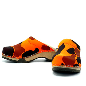 Embla Clogs | Blaze Orange Camouflage - MAGNAFIED.COM