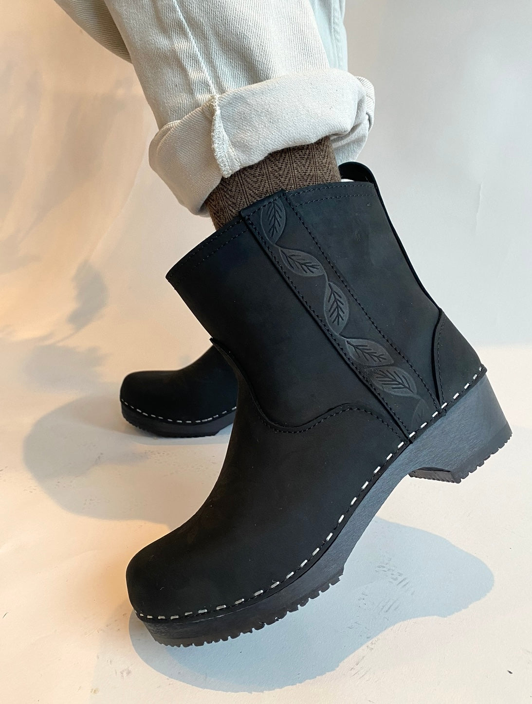 Hannah Boots | Black Leaves