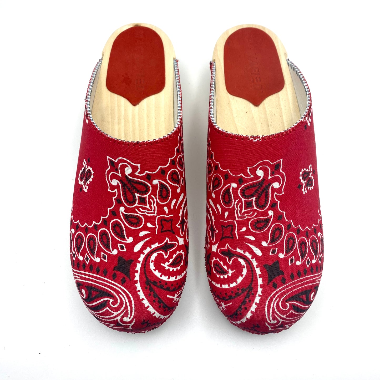 Freja Clogs | Red Bandana